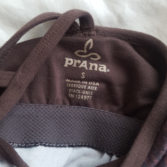 3 Tank Tops for Sale - Picture 5 of 7